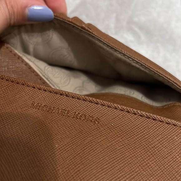 Michael Kors Off white brown wallet - Picture 5 of 7